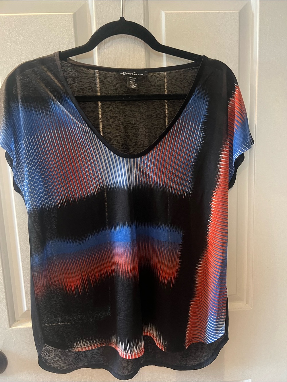 Kenneth Cole Black V-Neck Tee with Blue and Red Gradient